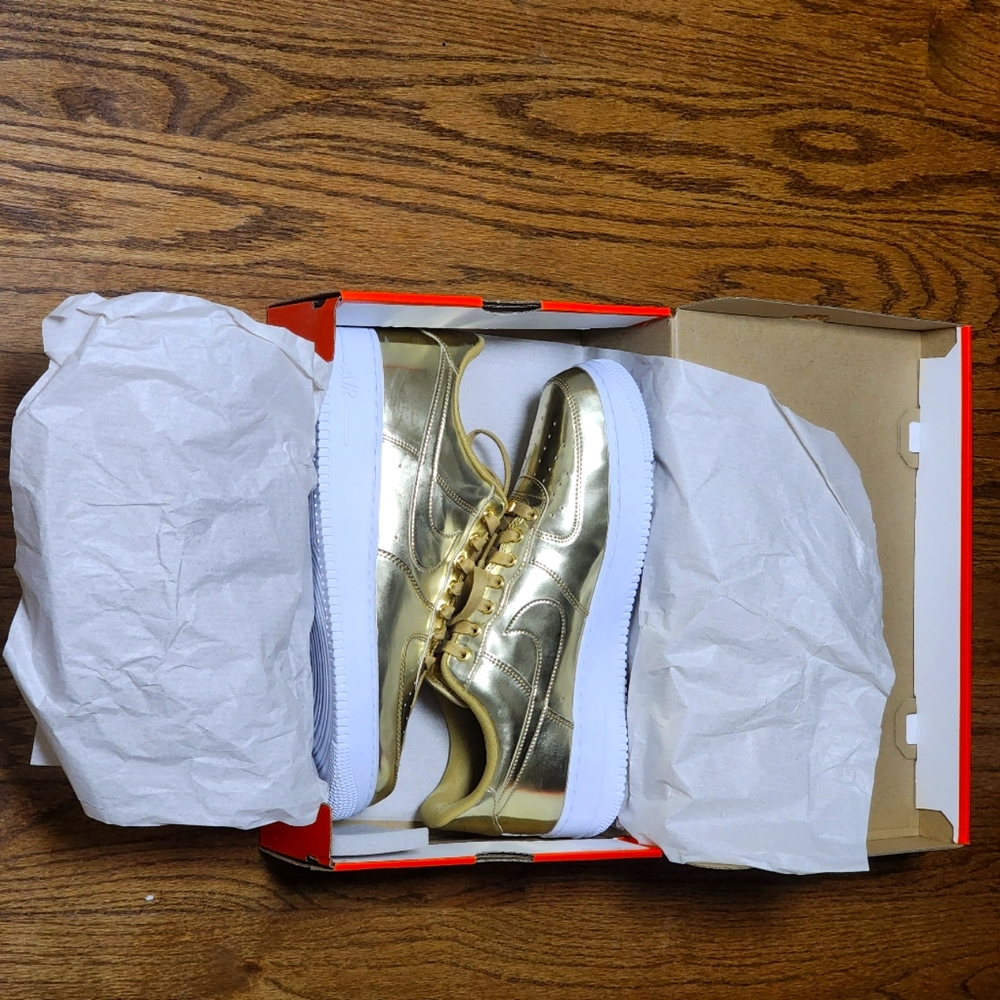 Nike Air Force 1 Metallic Gold Mens 12.5 Womens 14